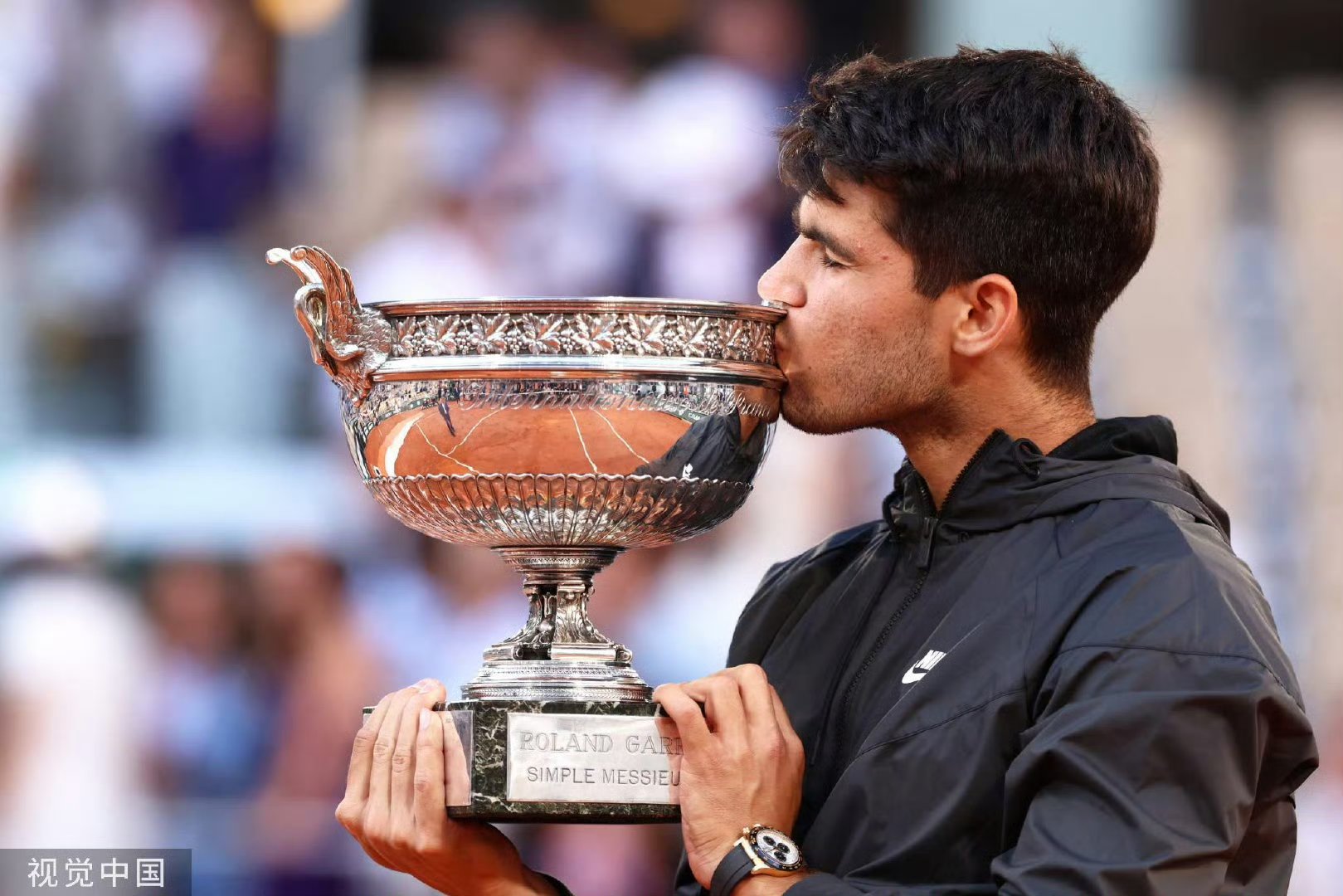 法网鏖战戴维斯杯，阿尔卡拉斯惊艳四座