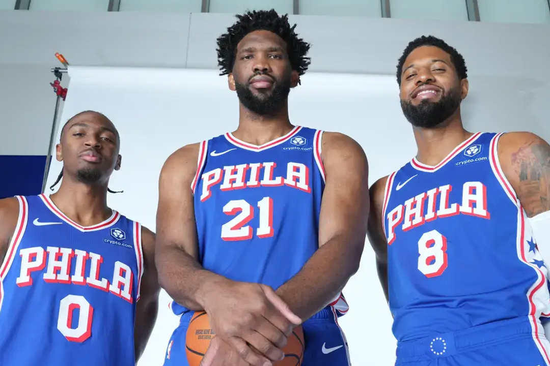 76人完胜天津队,布克惊艳四座 76人完胜天津队,布克惊艳四座