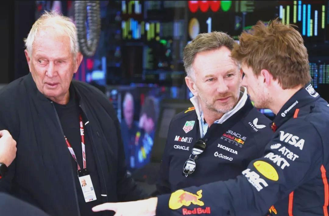 红牛车队险胜哈斯车队，塞恩斯扛起全队