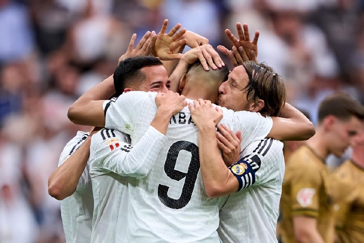 巴黎轻取巴萨，莫德里奇统治全场