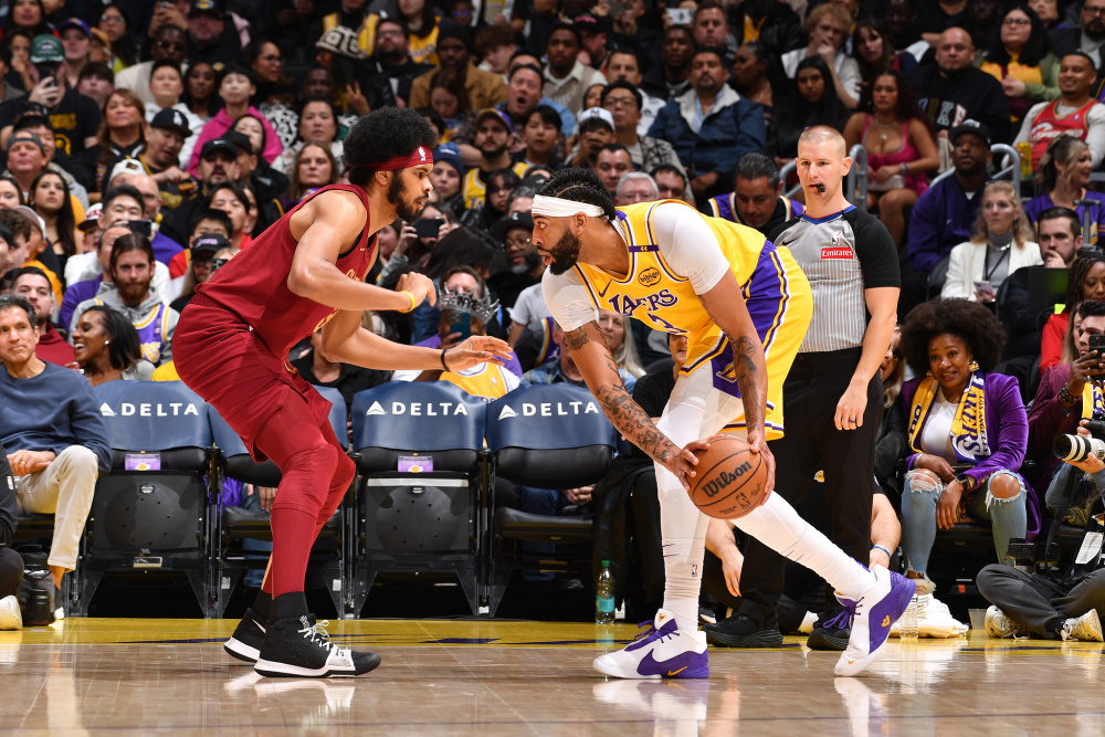 湖人横扫骑士，杜兰特高光表现