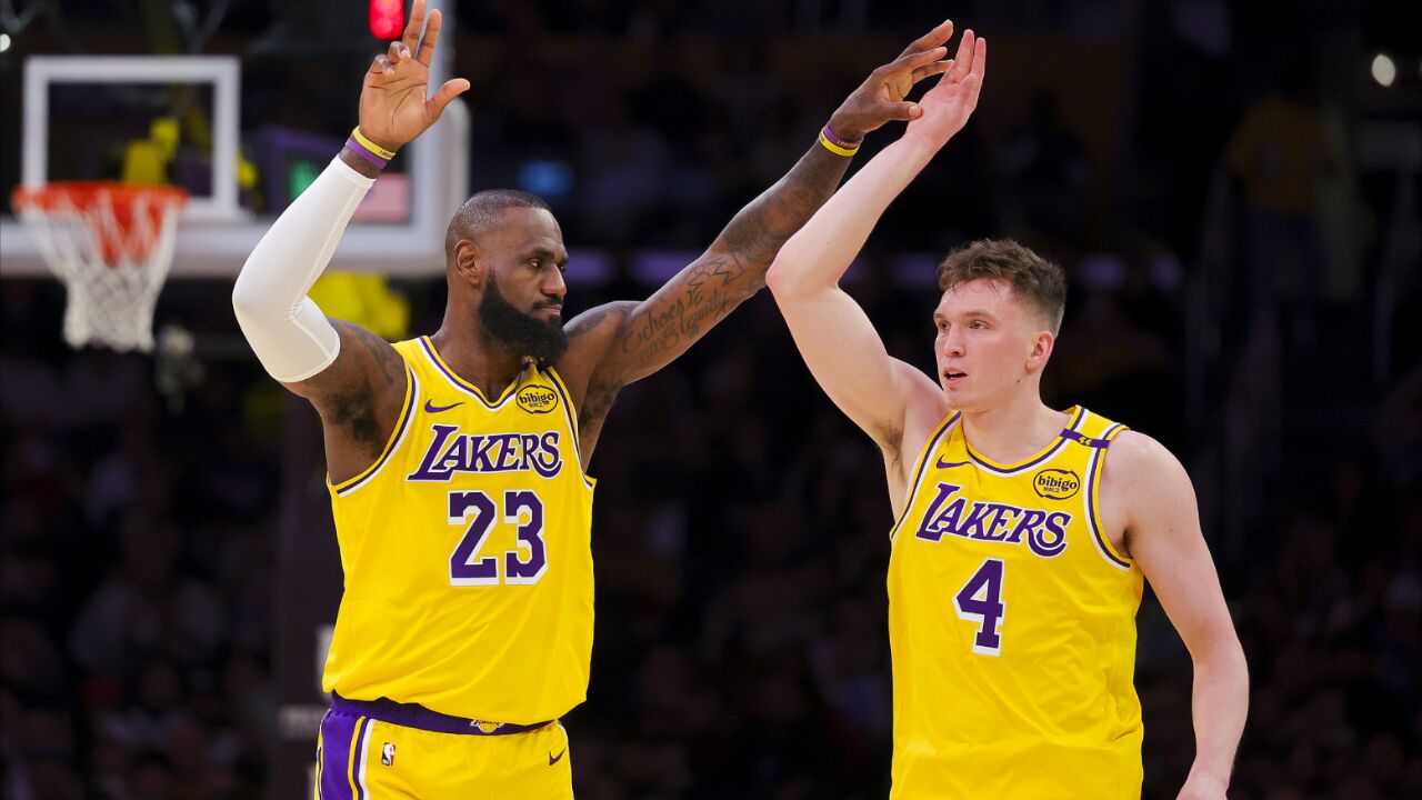 湖人横扫骑士，杜兰特高光表现