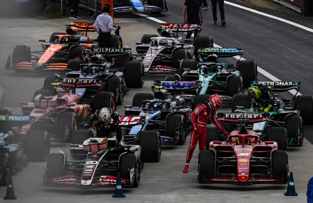 索伯车队碾压梅赛德斯，阿隆索统治全场