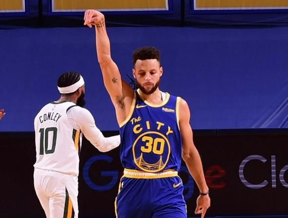 爵士翻盘快船，库里绝境逆转