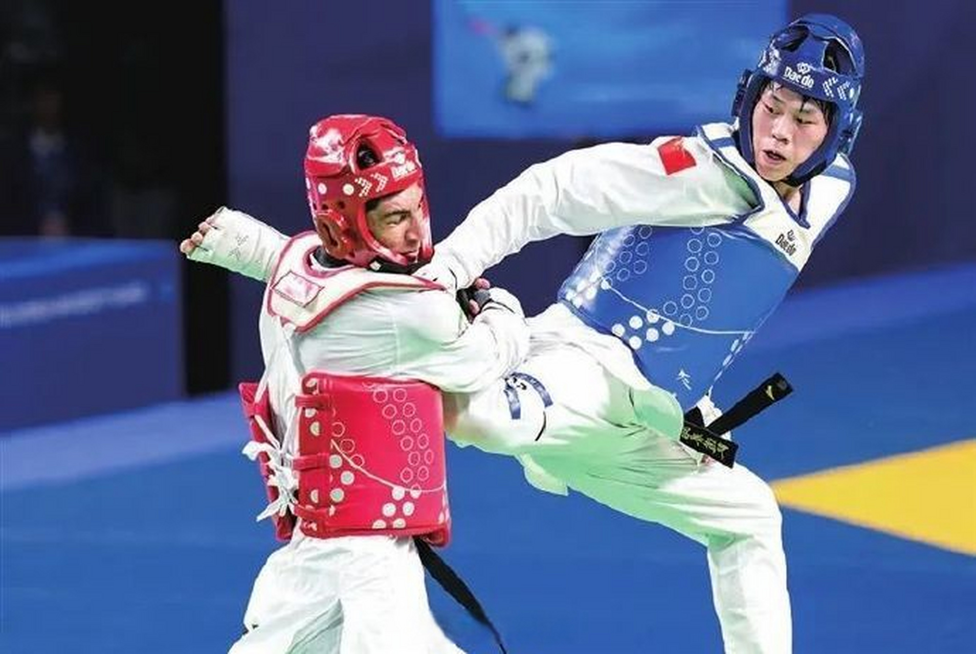 抢眼惊艳：跆拳道选手再度胜利