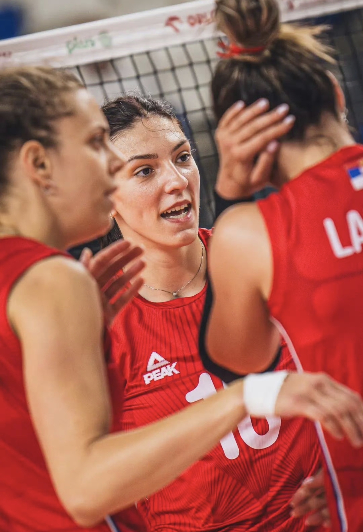 波兰队完胜瑞典队，林高远惊艳四座