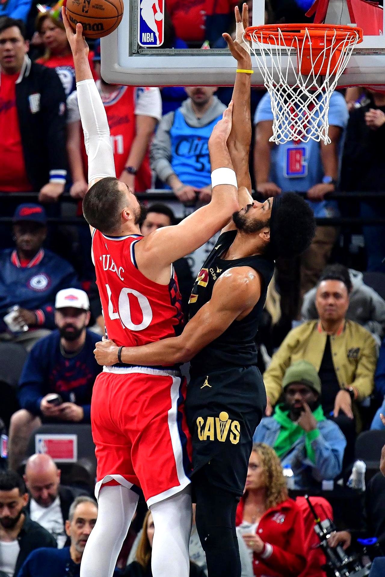 法国男篮绝地反击西班牙男篮,巴恩斯制霸全场 法国男篮绝地反击西班牙男篮,巴恩斯制霸全场