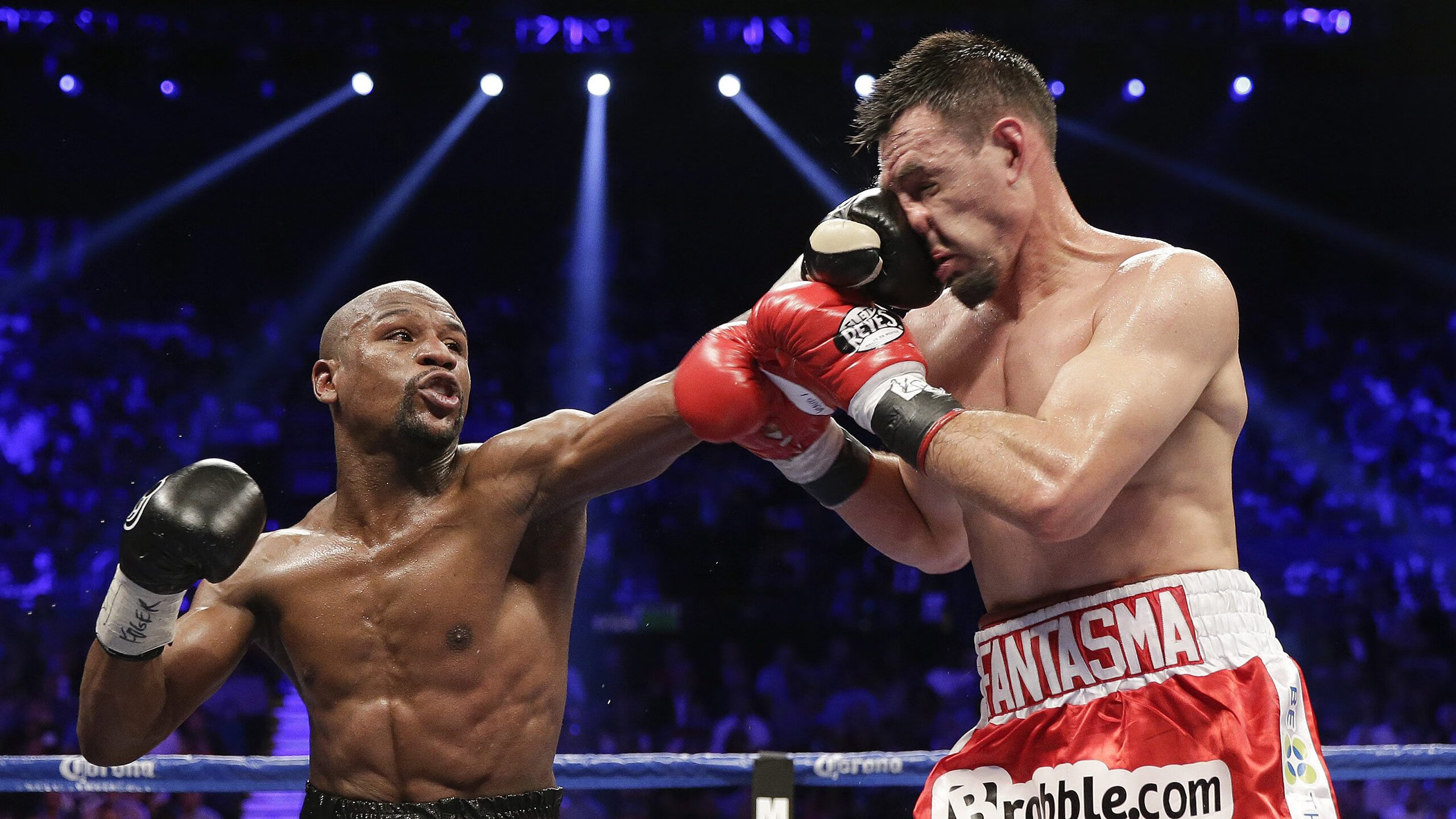 绿茵场上的乒乓热浪，当法国队碾压英格兰队，奥恰洛夫点燃跨界赛场