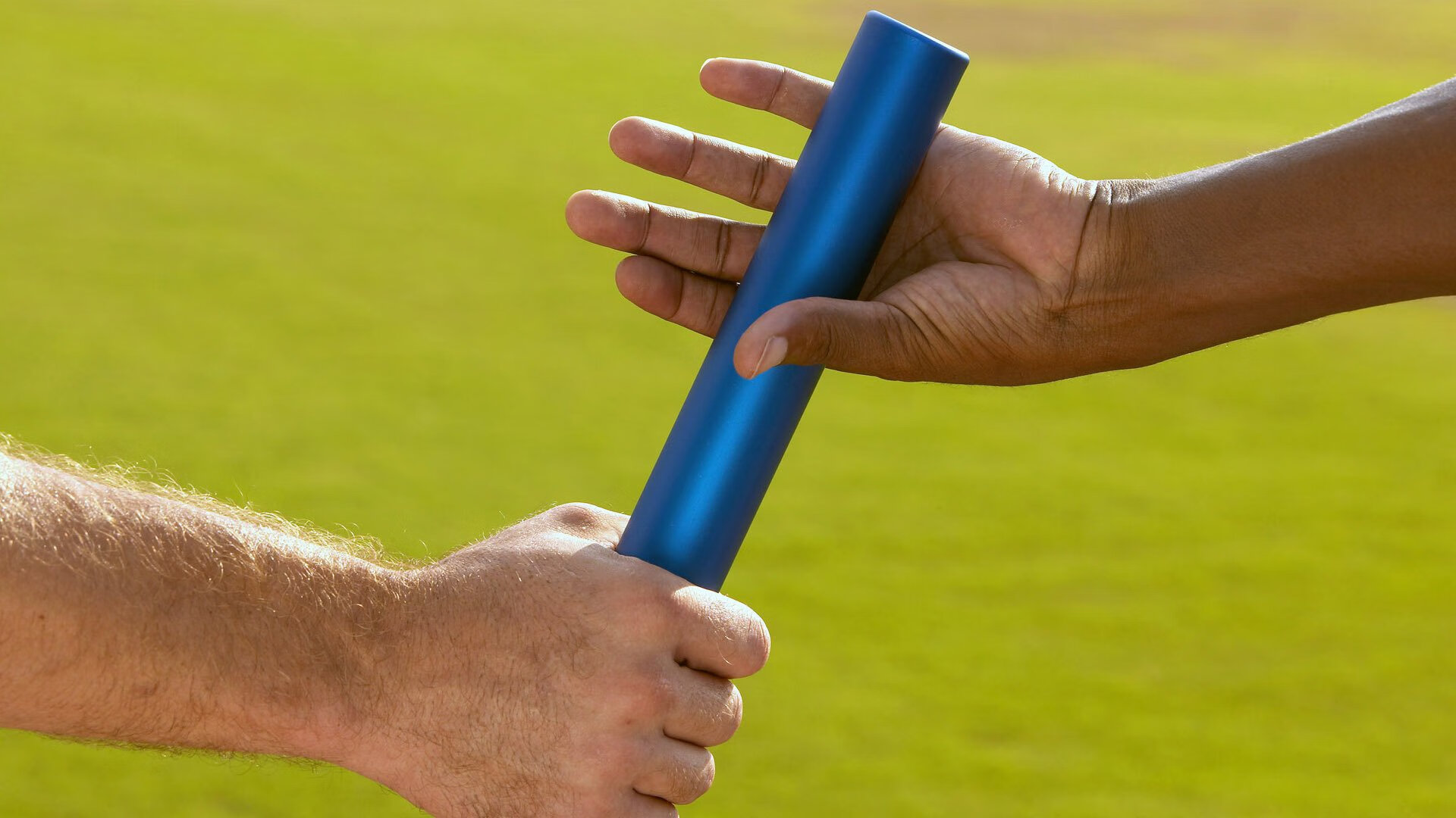 赛道上的孤勇者，阿隆索高光时刻，迈凯伦鏖战哈斯车队