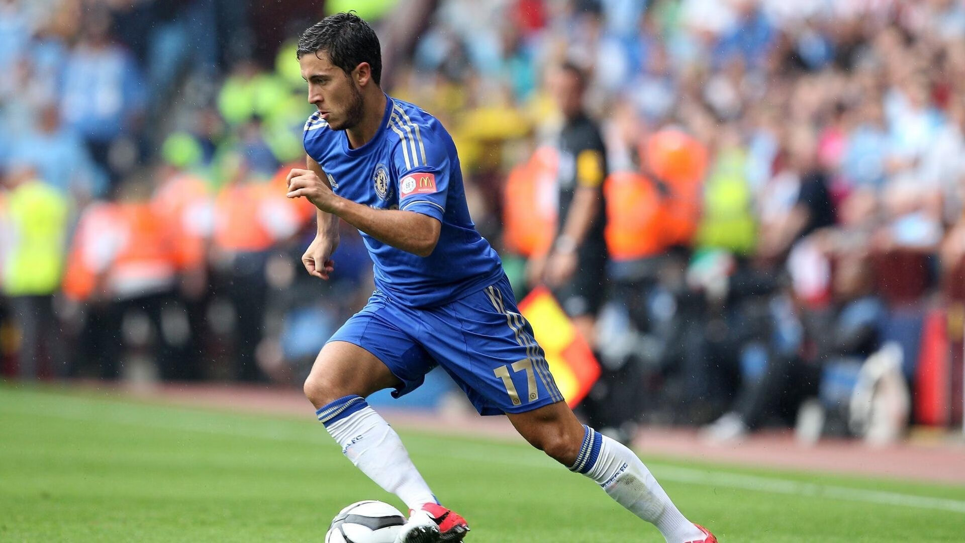 F1新赛季揭幕战之夜，库尔图瓦稳定输出不掉线，跨界对话中的稳定哲学